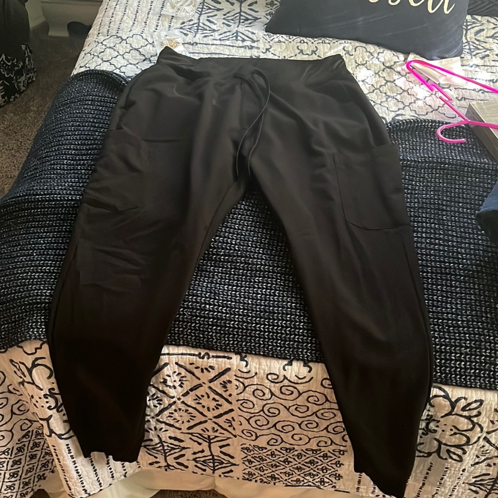 Mandala scrub joggers